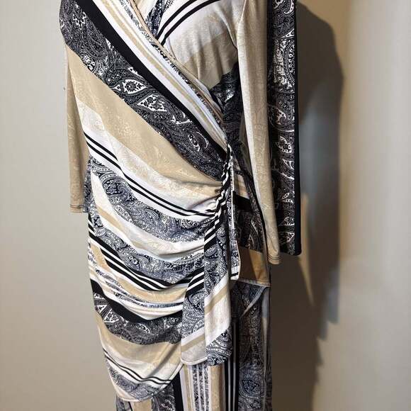 New York & Company Beige Black & White Ruched Crossover V-Neck Dress, Size M - - Picture 2 of 3